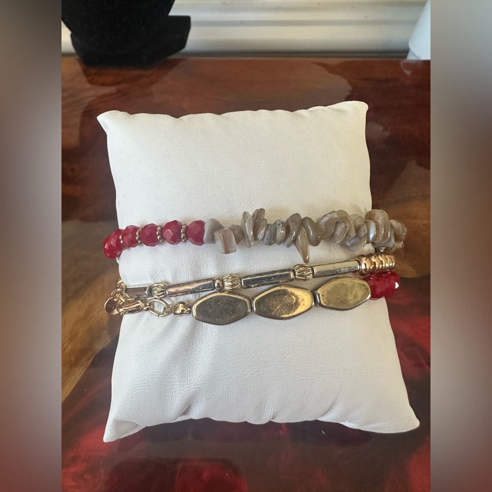 Women's Multicolored Beaded Necklace Or Bracelet Red Silver & Gold Tone EUC